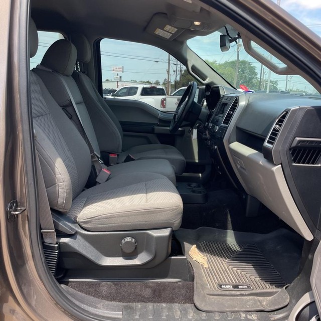 Ford F-150 Vehicle Full-screen Gallery Image 11