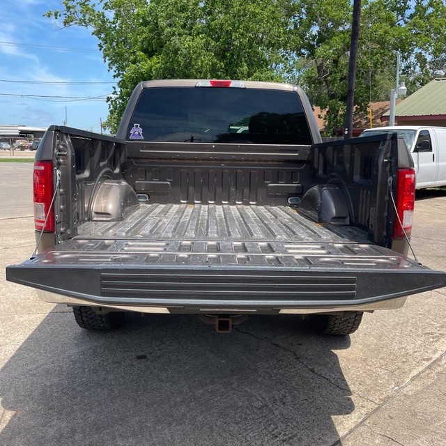 Ford F-150 Vehicle Full-screen Gallery Image 18