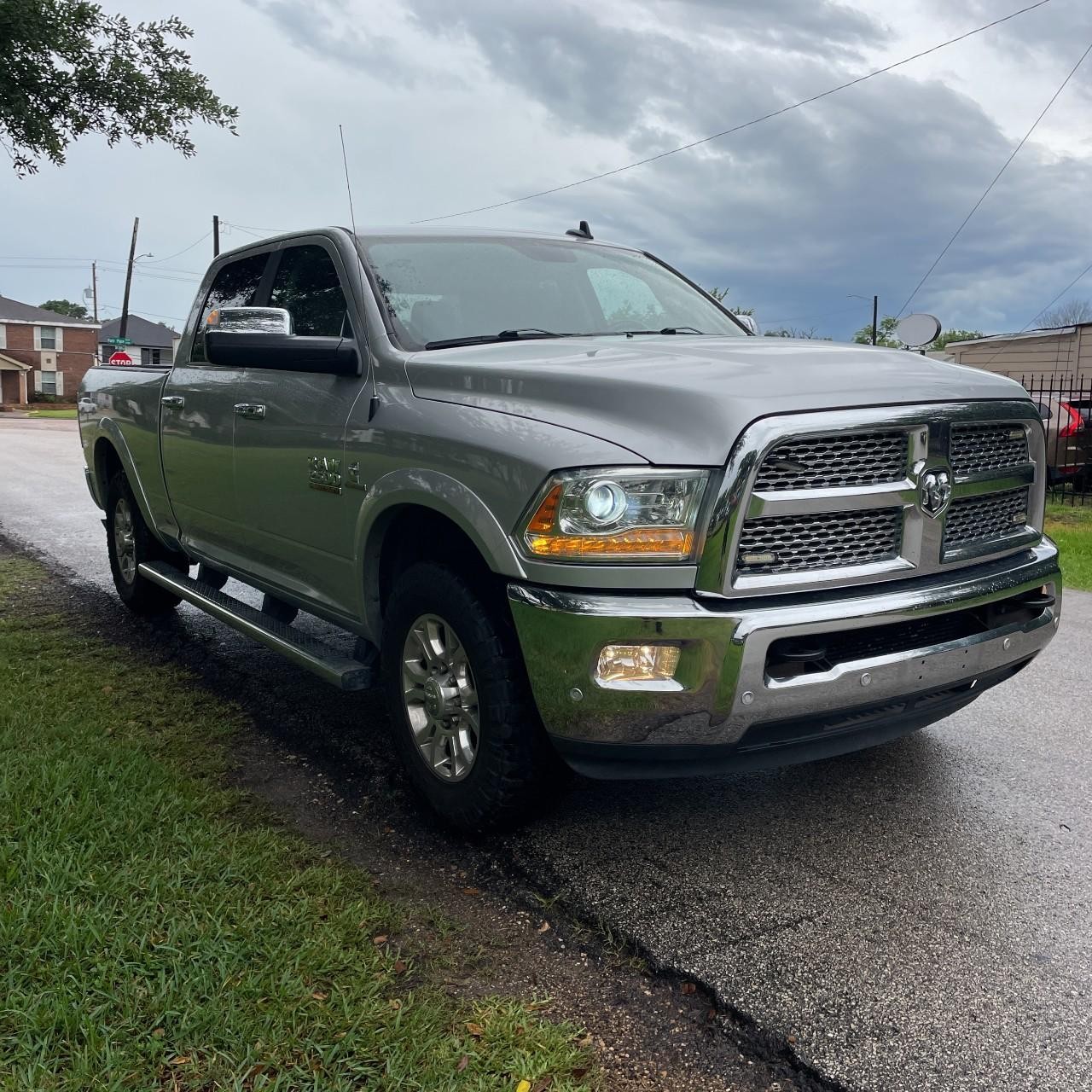 Ram 2500 Vehicle Full-screen Gallery Image 4