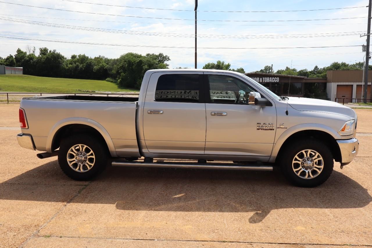 Ram 2500 Vehicle Full-screen Gallery Image 7
