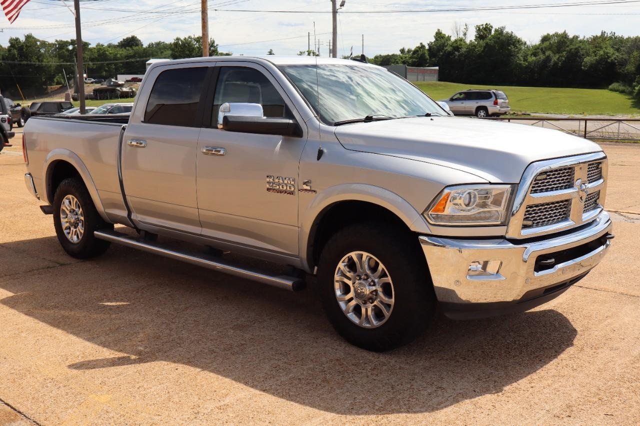 Ram 2500 Vehicle Full-screen Gallery Image 8