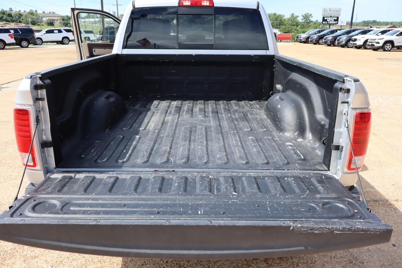 Ram 2500 Vehicle Full-screen Gallery Image 10
