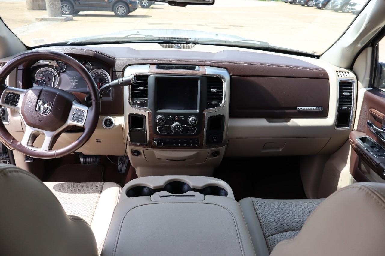 Ram 2500 Vehicle Full-screen Gallery Image 14