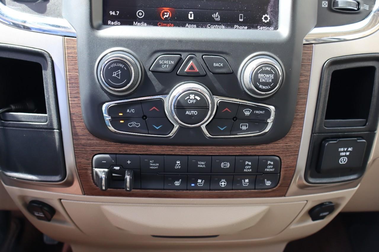 Ram 2500 Vehicle Full-screen Gallery Image 18