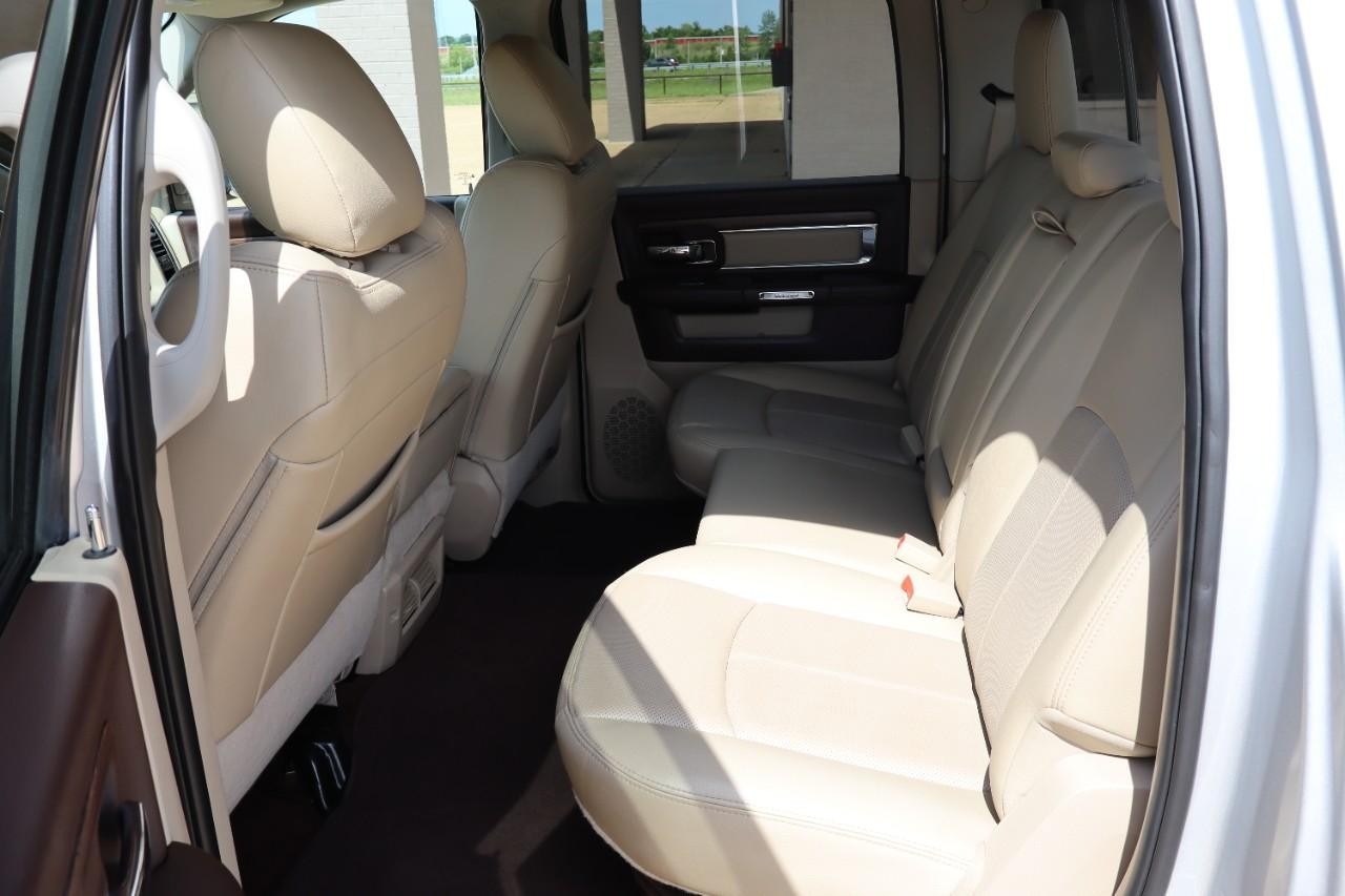 Ram 2500 Vehicle Full-screen Gallery Image 19