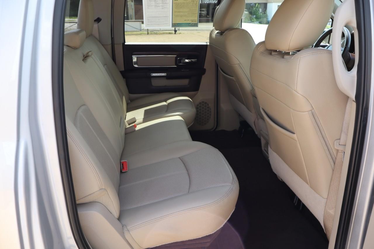 Ram 2500 Vehicle Full-screen Gallery Image 20