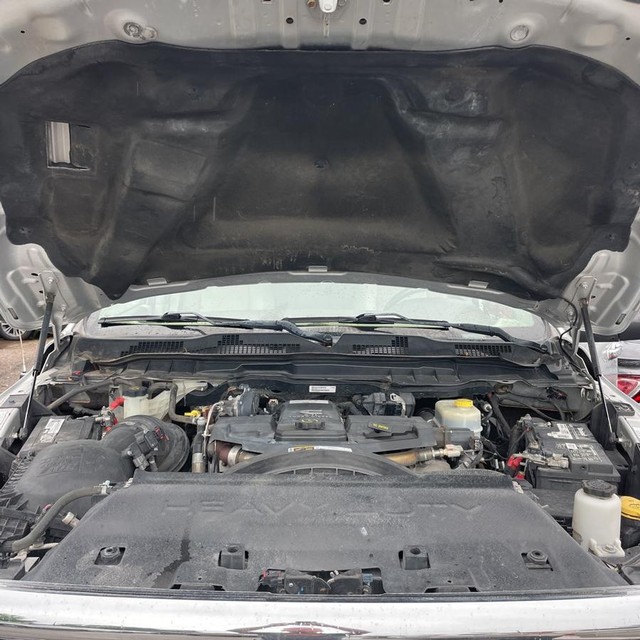 Ram 2500 Vehicle Full-screen Gallery Image 16