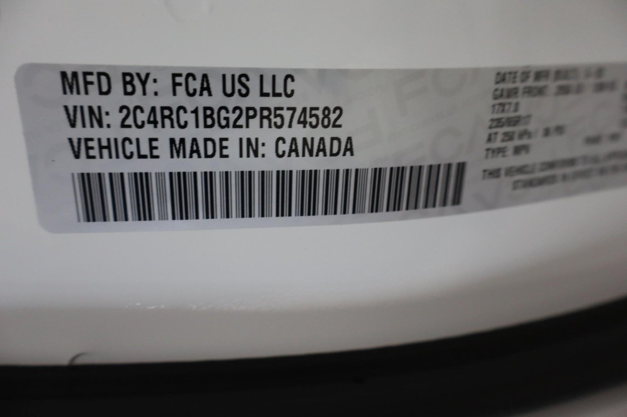 Chrysler Pacifica Vehicle Full-screen Gallery Image 22