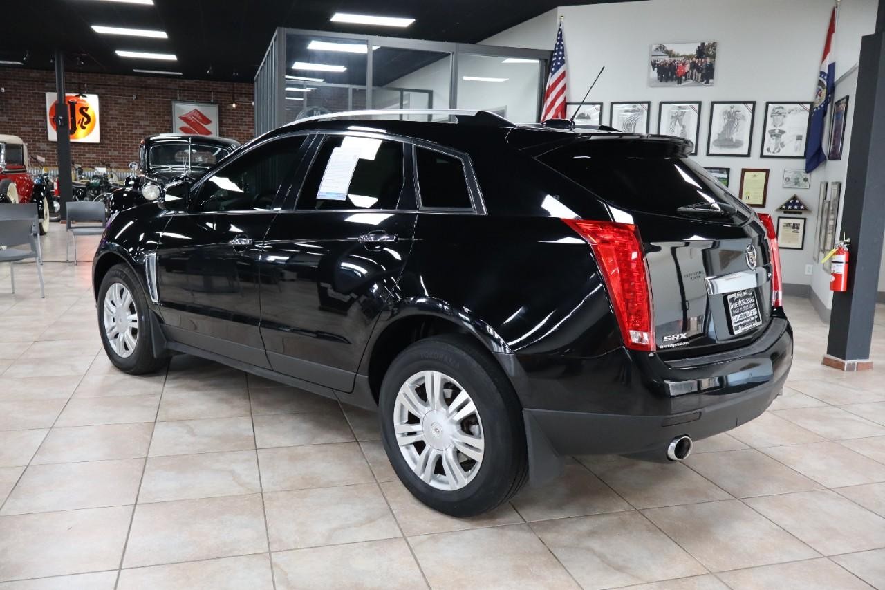 Cadillac SRX Vehicle Full-screen Gallery Image 3