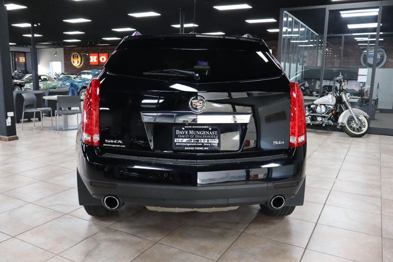 Cadillac SRX Vehicle Full-screen Gallery Image 4