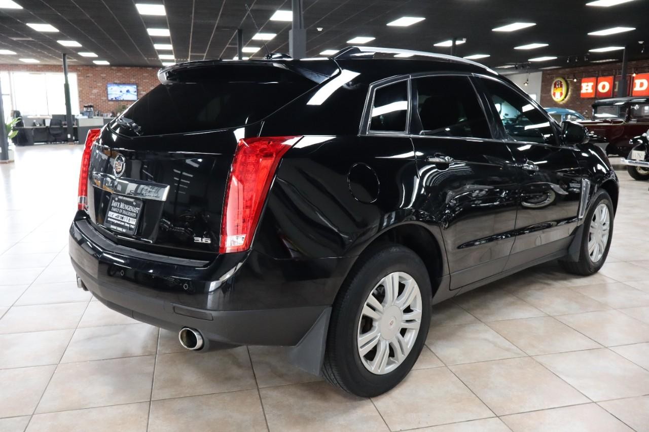Cadillac SRX Vehicle Full-screen Gallery Image 5