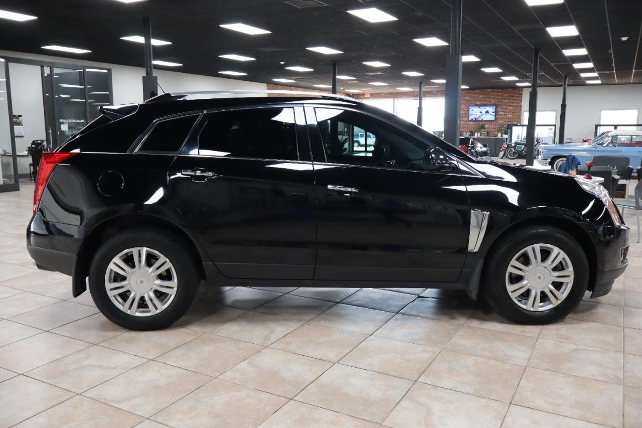 Cadillac SRX Vehicle Full-screen Gallery Image 6