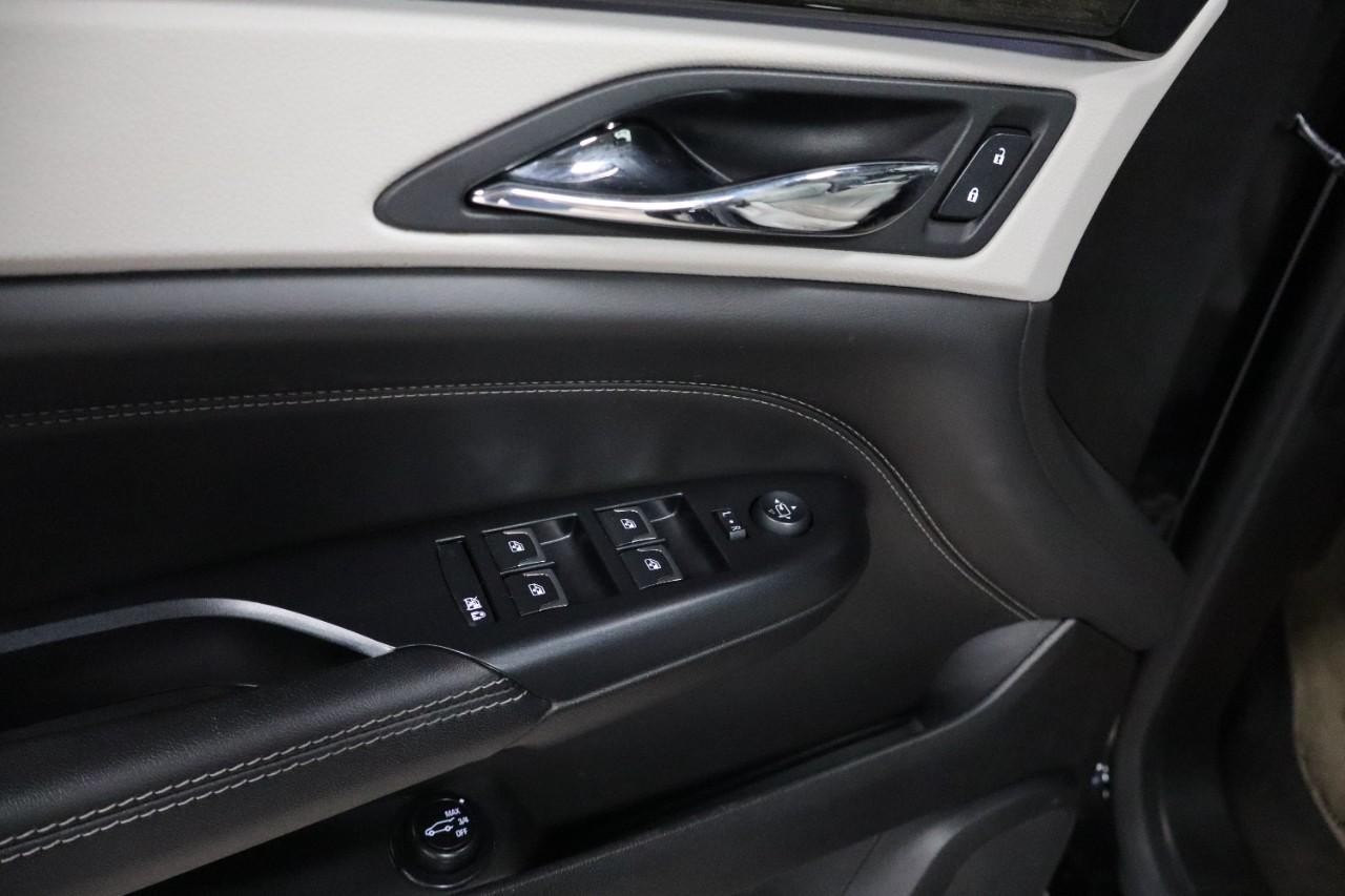 Cadillac SRX Vehicle Full-screen Gallery Image 10