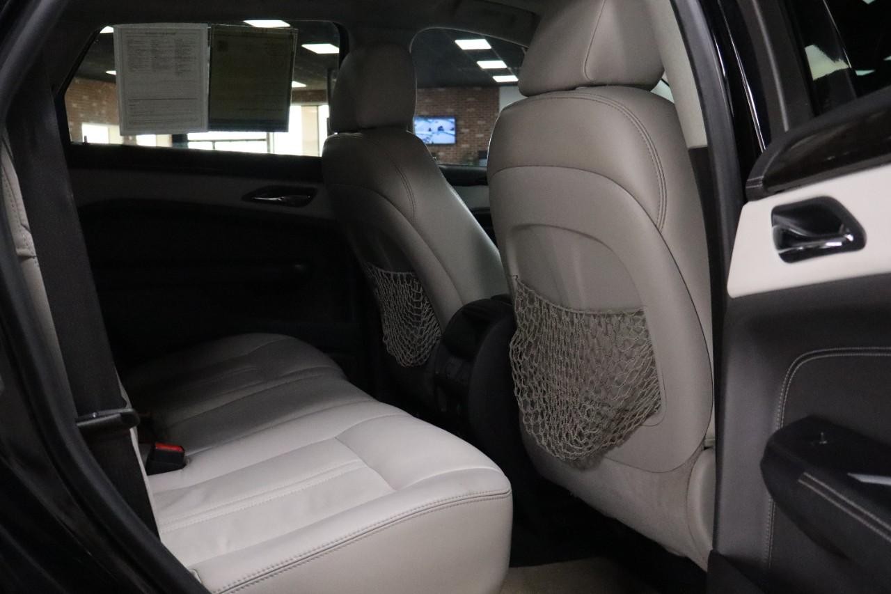Cadillac SRX Vehicle Full-screen Gallery Image 22