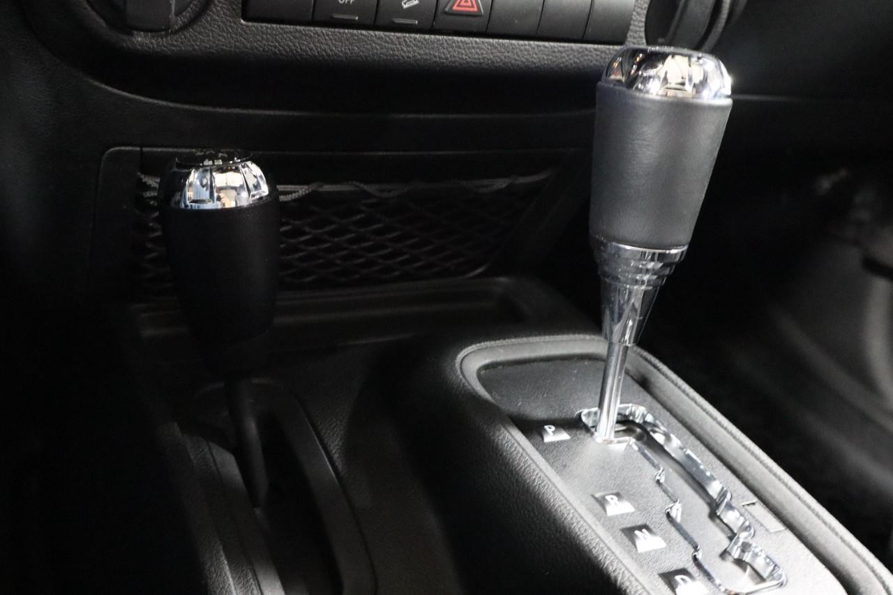 Jeep Wrangler JK Vehicle Full-screen Gallery Image 18