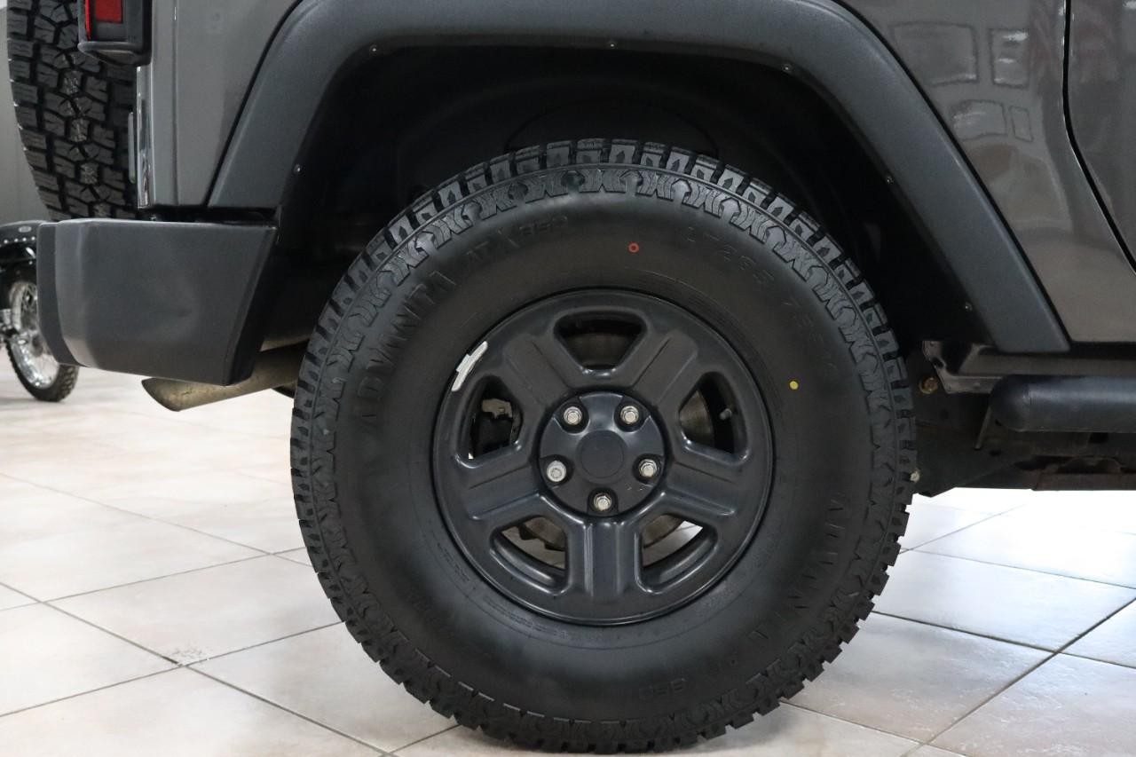 Jeep Wrangler JK Vehicle Full-screen Gallery Image 24