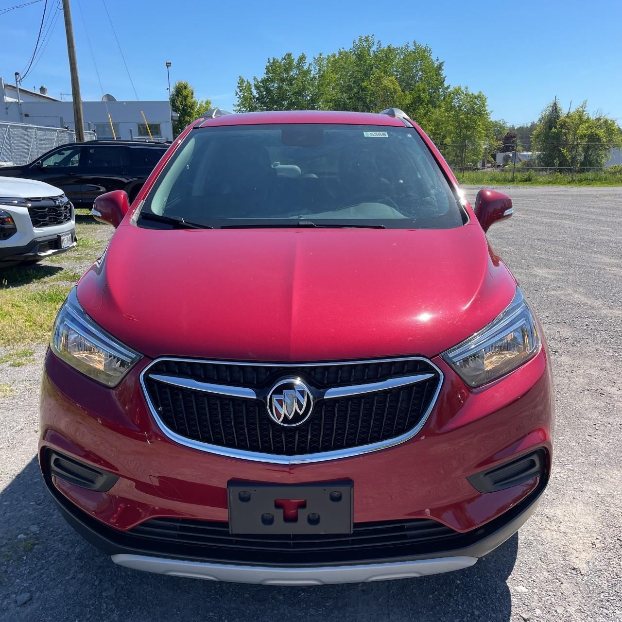 Buick Encore Vehicle Full-screen Gallery Image 8