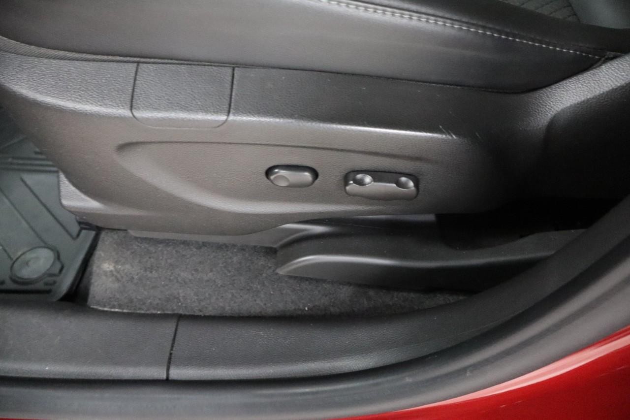 Buick Encore Vehicle Full-screen Gallery Image 11