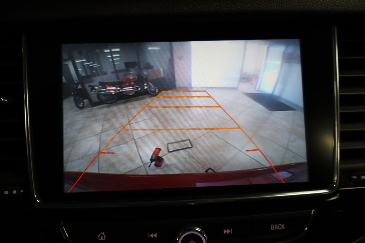 Buick Encore Vehicle Full-screen Gallery Image 16