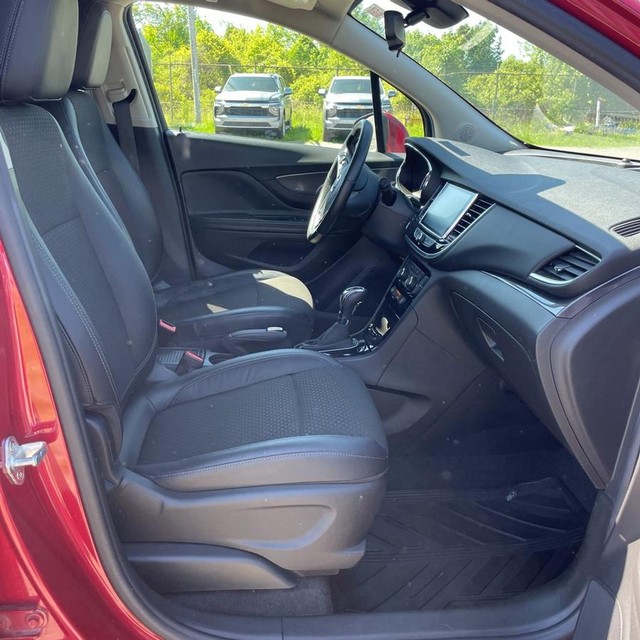 Buick Encore Vehicle Full-screen Gallery Image 12