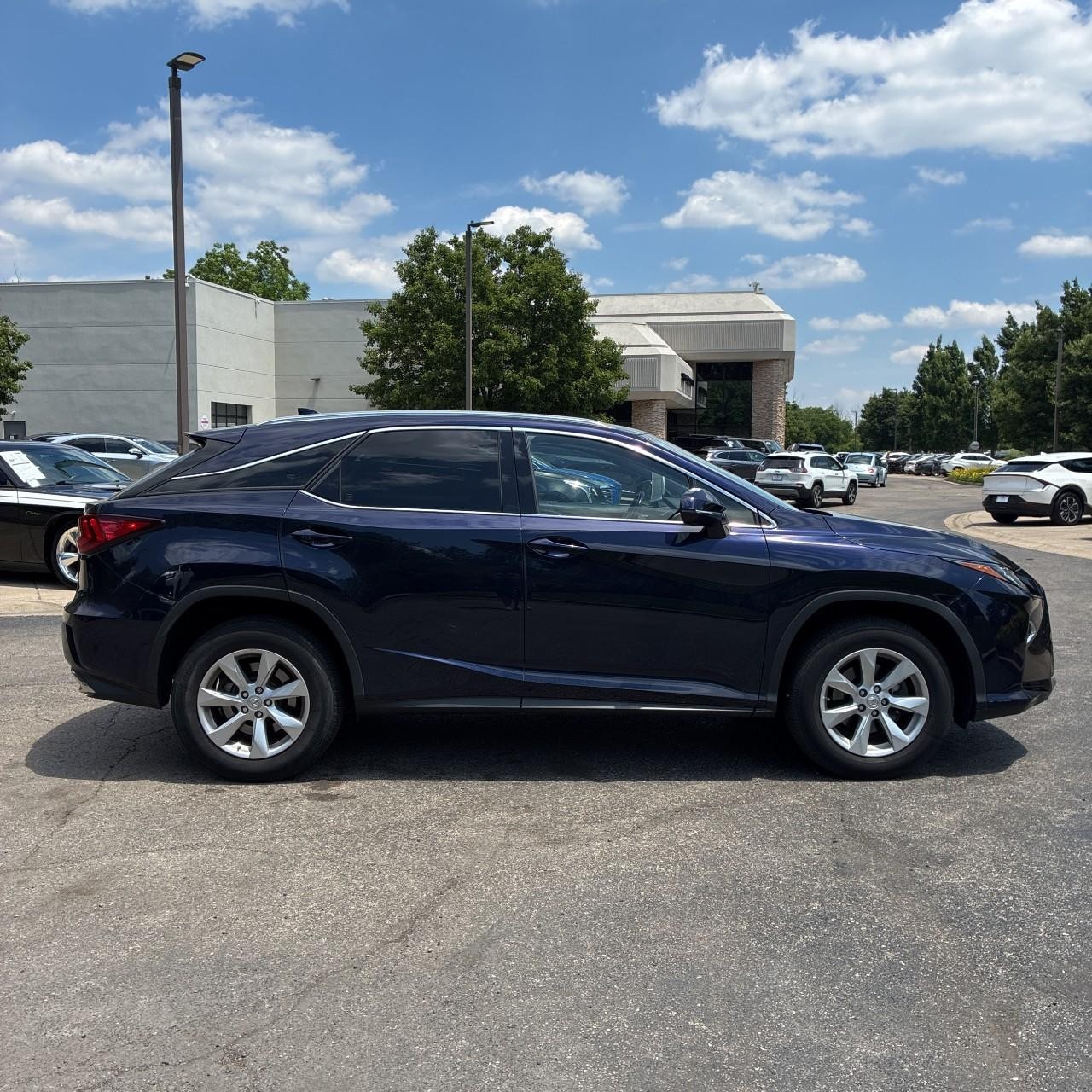 Lexus RX 350 Vehicle Full-screen Gallery Image 6