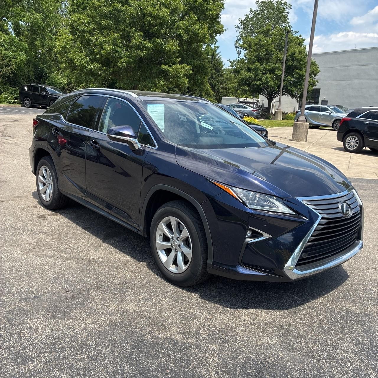 Lexus RX 350 Vehicle Full-screen Gallery Image 7