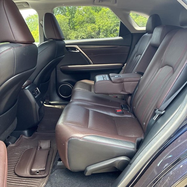 Lexus RX 350 Vehicle Full-screen Gallery Image 15