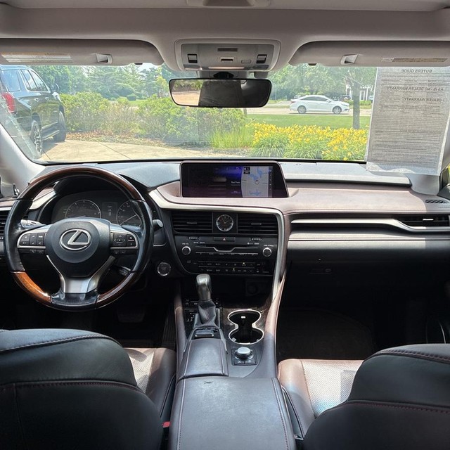 Lexus RX 350 Vehicle Full-screen Gallery Image 18