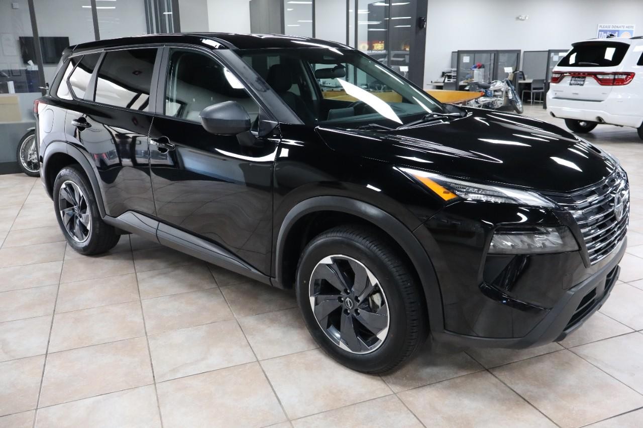 Nissan Rogue Vehicle Full-screen Gallery Image 7