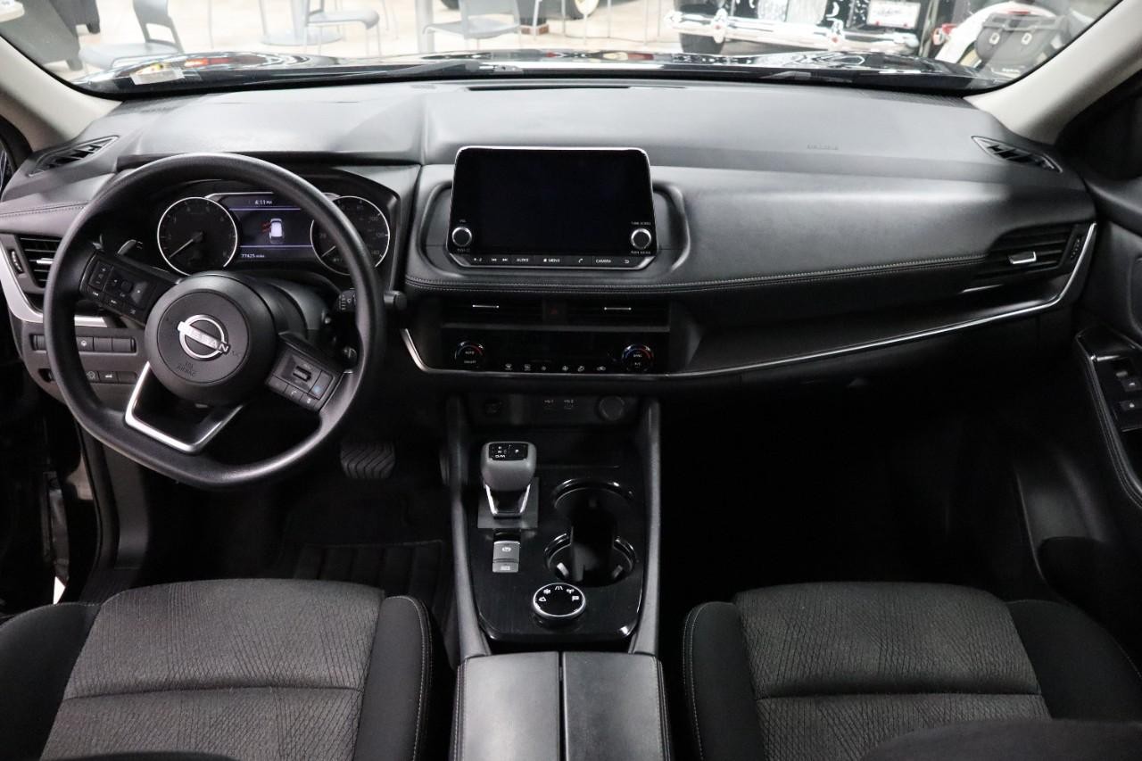 Nissan Rogue Vehicle Full-screen Gallery Image 12