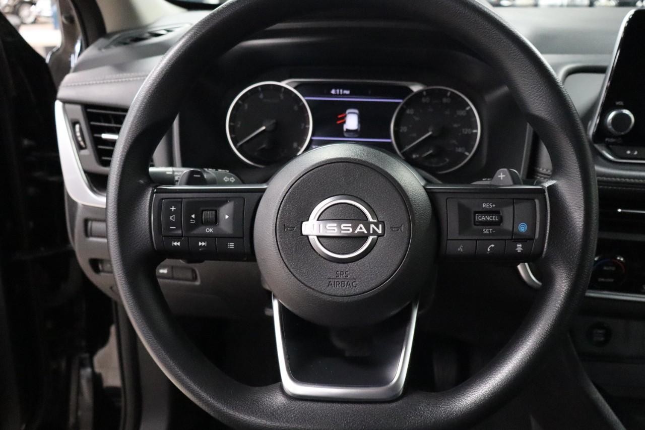 Nissan Rogue Vehicle Full-screen Gallery Image 13