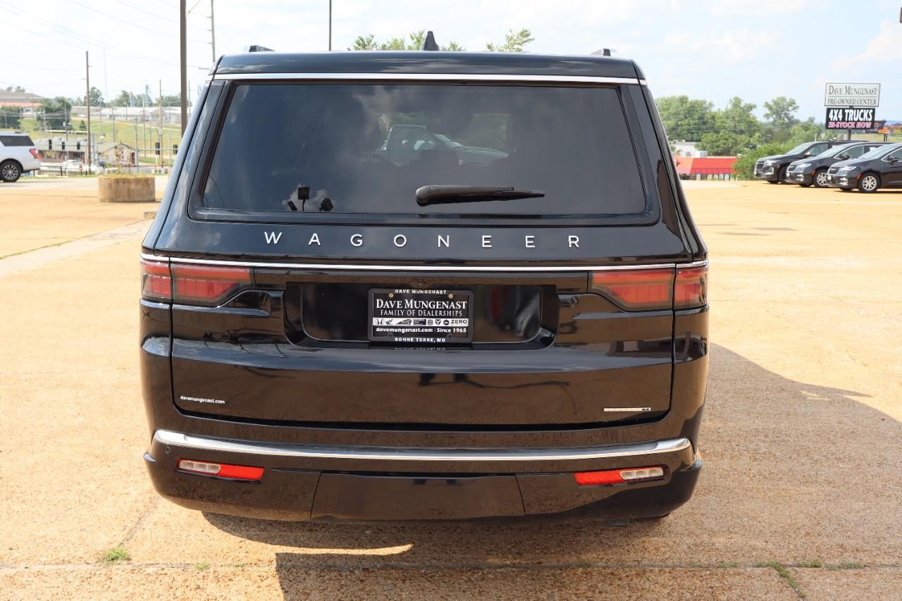 Jeep Wagoneer L Vehicle Full-screen Gallery Image 4