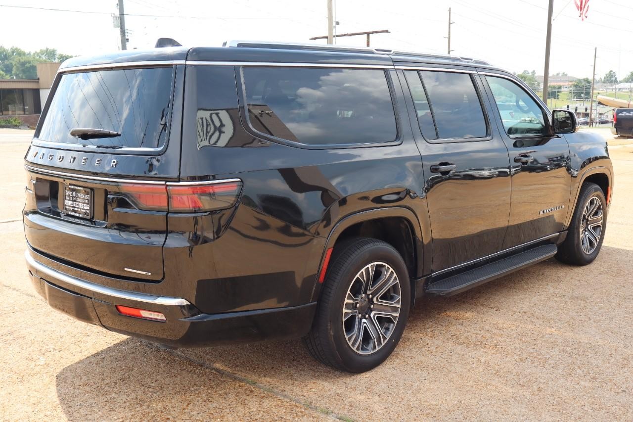 Jeep Wagoneer L Vehicle Full-screen Gallery Image 5