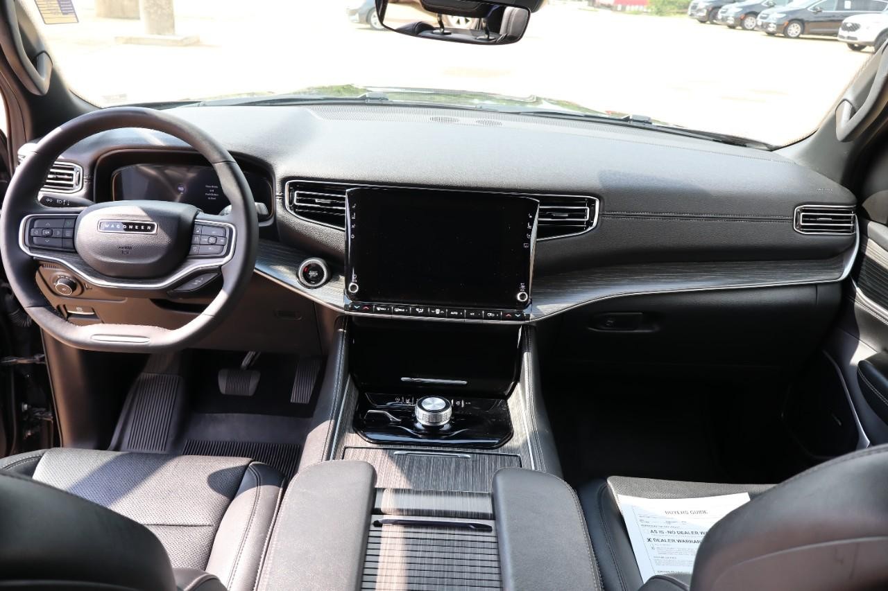 Jeep Wagoneer L Vehicle Full-screen Gallery Image 11