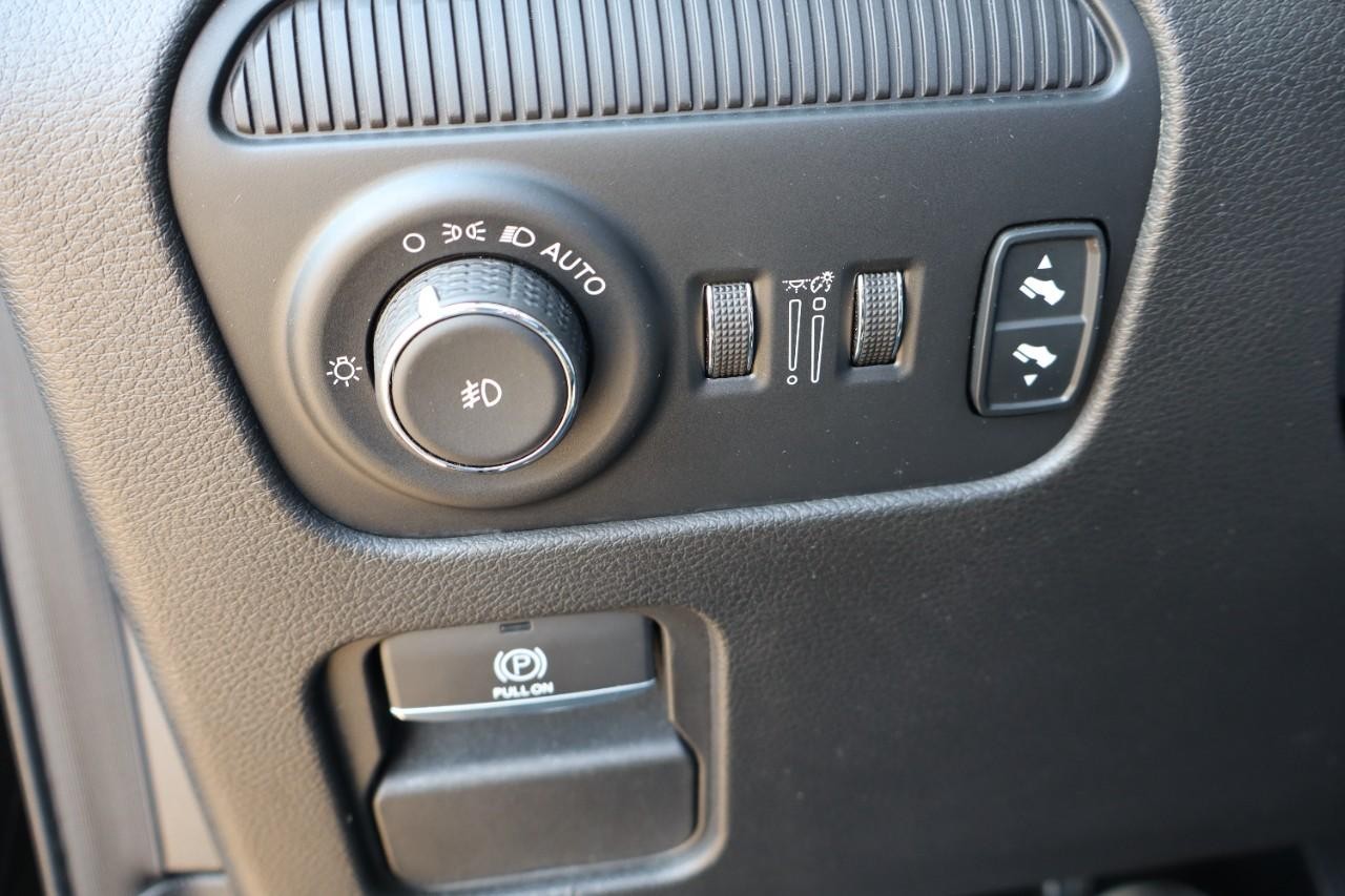 Jeep Wagoneer L Vehicle Full-screen Gallery Image 17