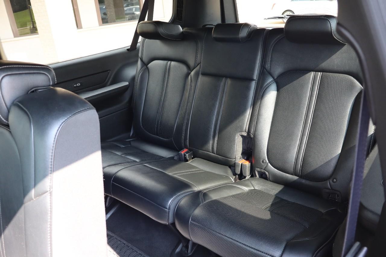 Jeep Wagoneer L Vehicle Full-screen Gallery Image 19