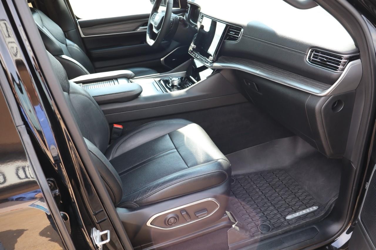 Jeep Wagoneer L Vehicle Full-screen Gallery Image 22