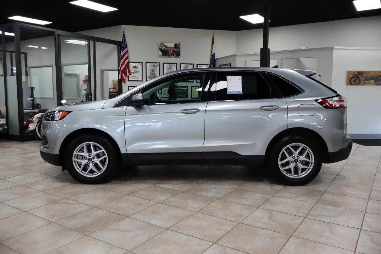 Ford Edge Vehicle Full-screen Gallery Image 2