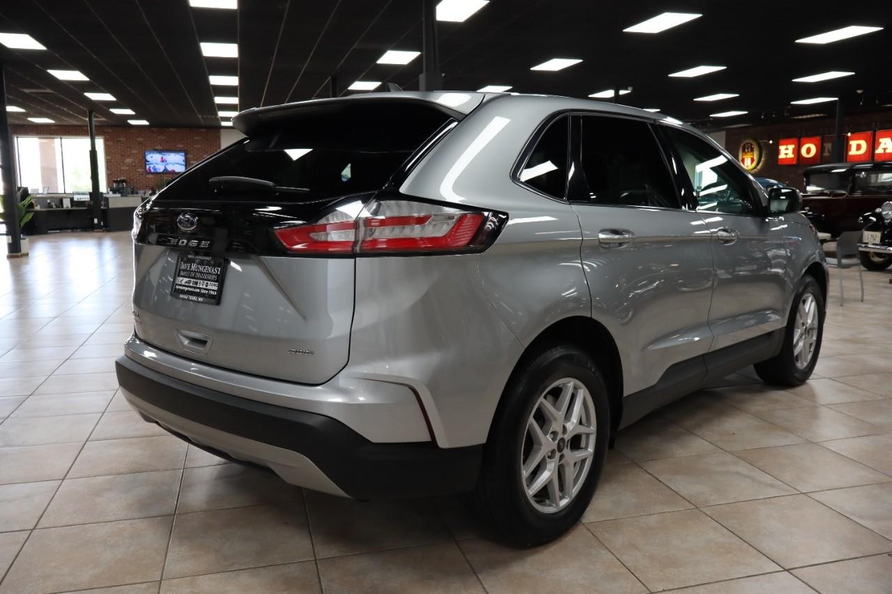 Ford Edge Vehicle Full-screen Gallery Image 5