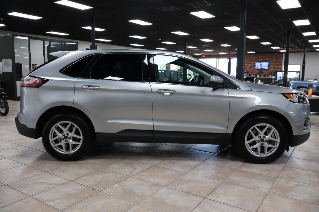 Ford Edge Vehicle Full-screen Gallery Image 6
