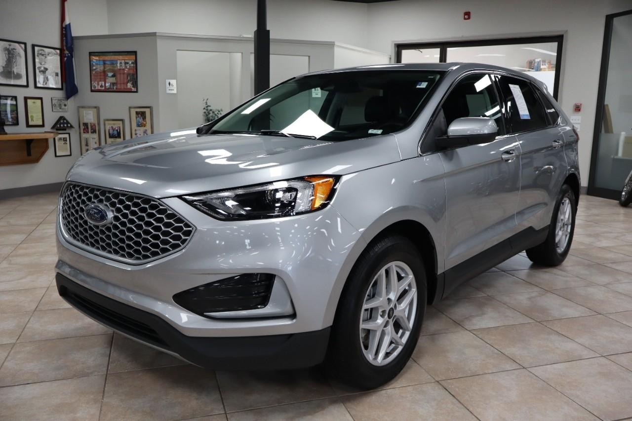 Ford Edge Vehicle Full-screen Gallery Image 9