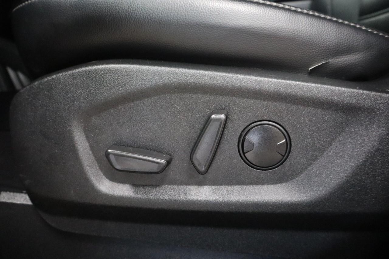 Ford Edge Vehicle Full-screen Gallery Image 12