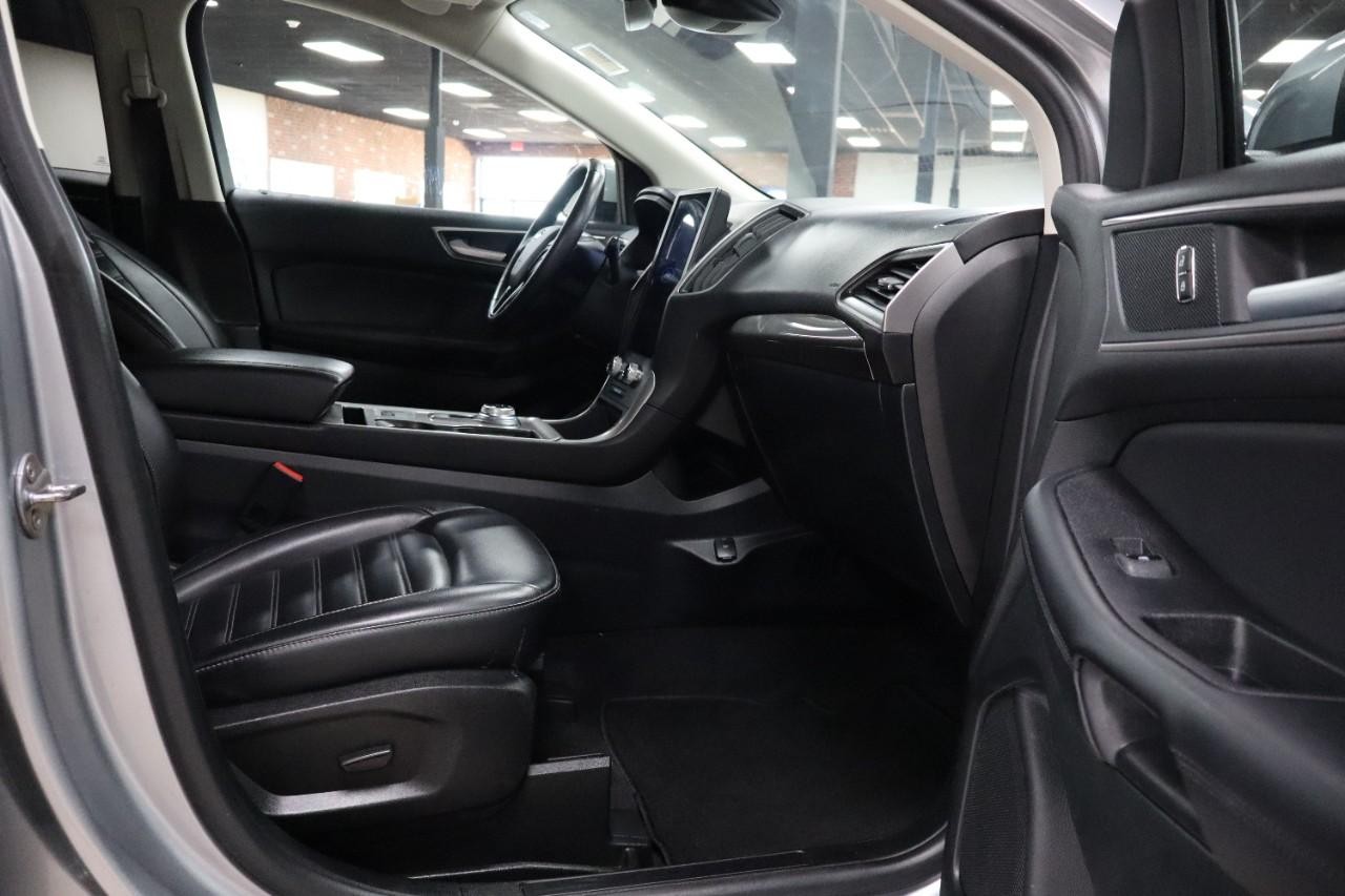 Ford Edge Vehicle Full-screen Gallery Image 20