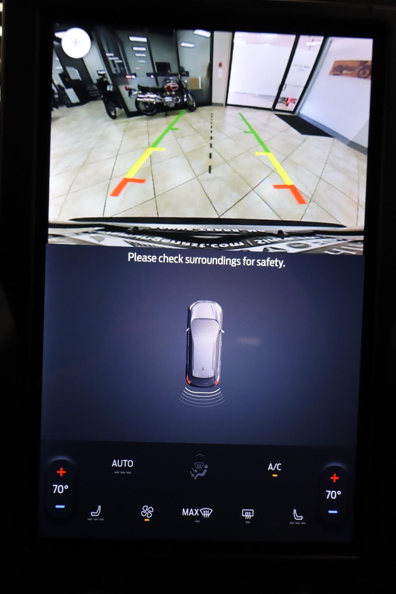 Ford Edge Vehicle Full-screen Gallery Image 23
