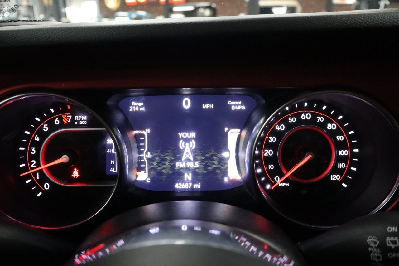 Jeep Wrangler Vehicle Full-screen Gallery Image 16