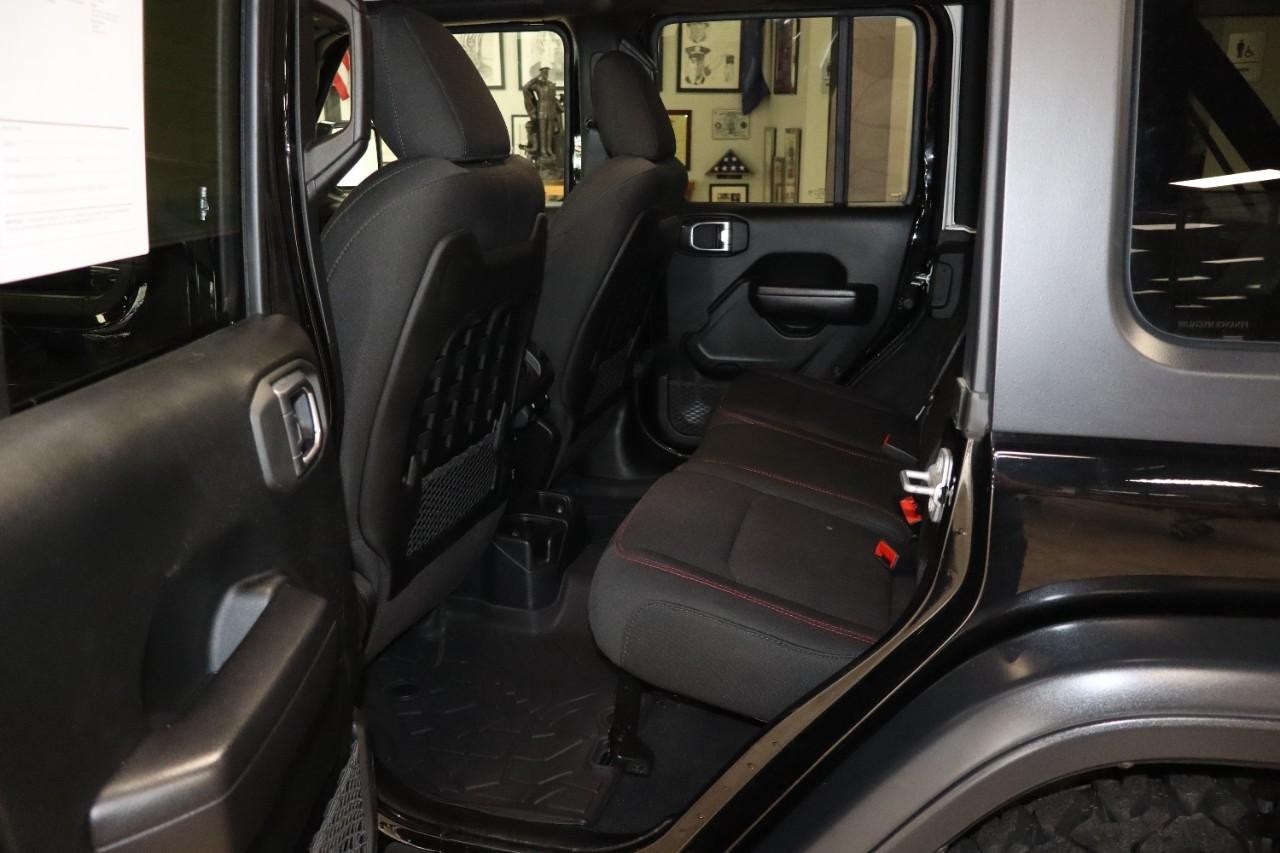 Jeep Wrangler Vehicle Full-screen Gallery Image 23