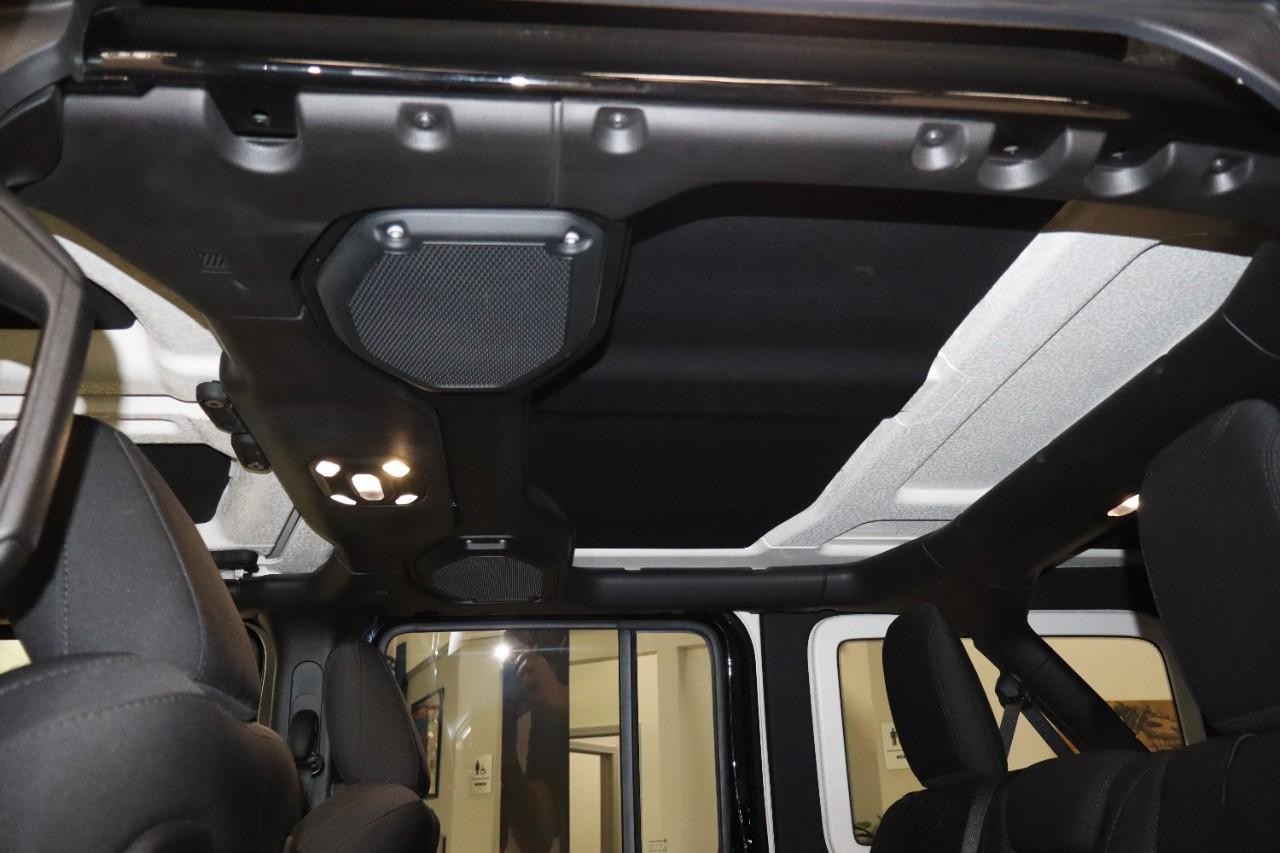 Jeep Wrangler Vehicle Full-screen Gallery Image 27