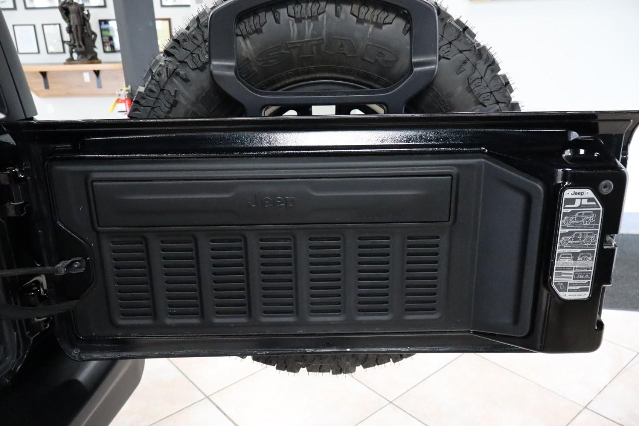 Jeep Wrangler Vehicle Full-screen Gallery Image 31