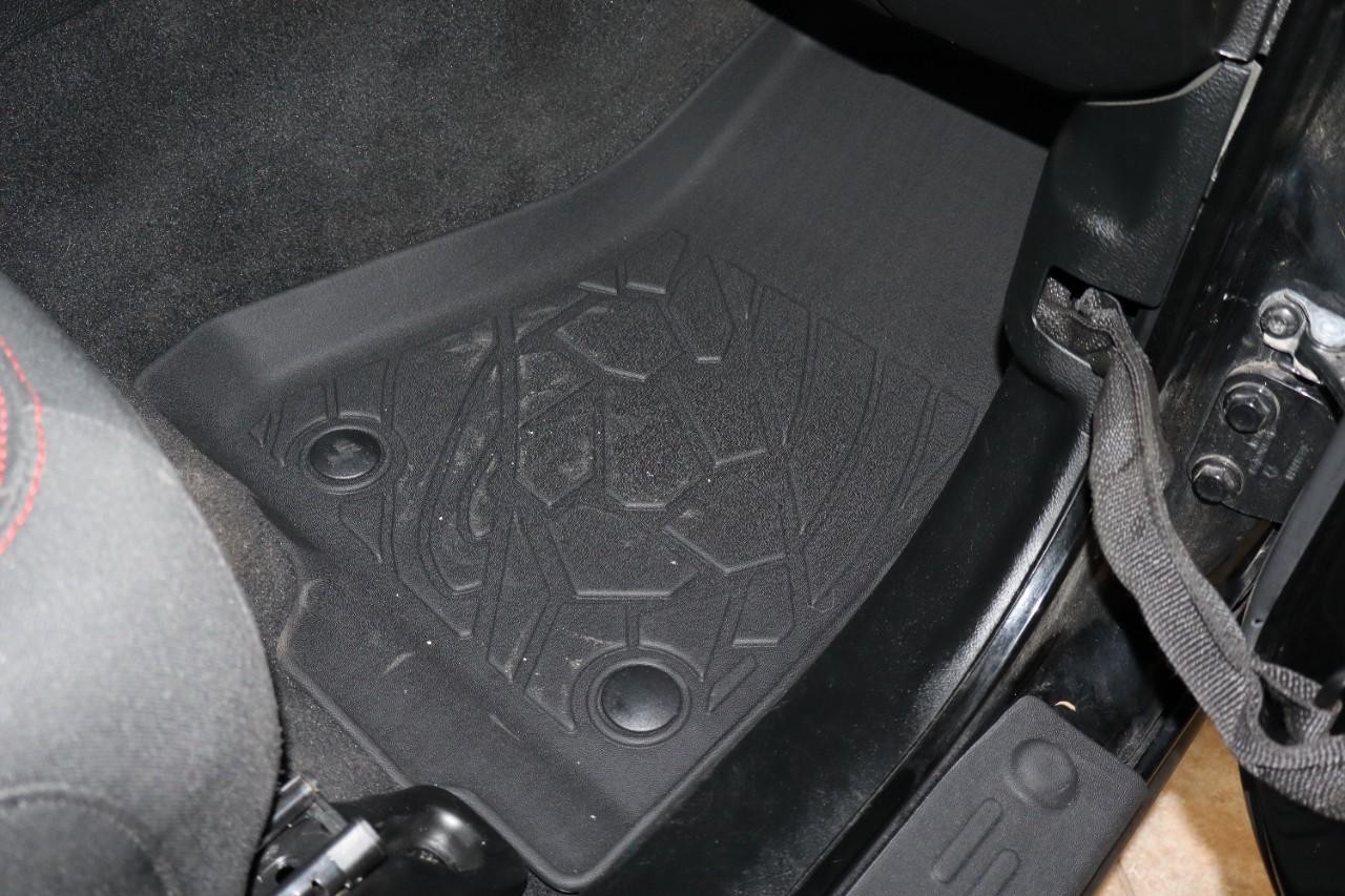 Jeep Wrangler Vehicle Full-screen Gallery Image 37