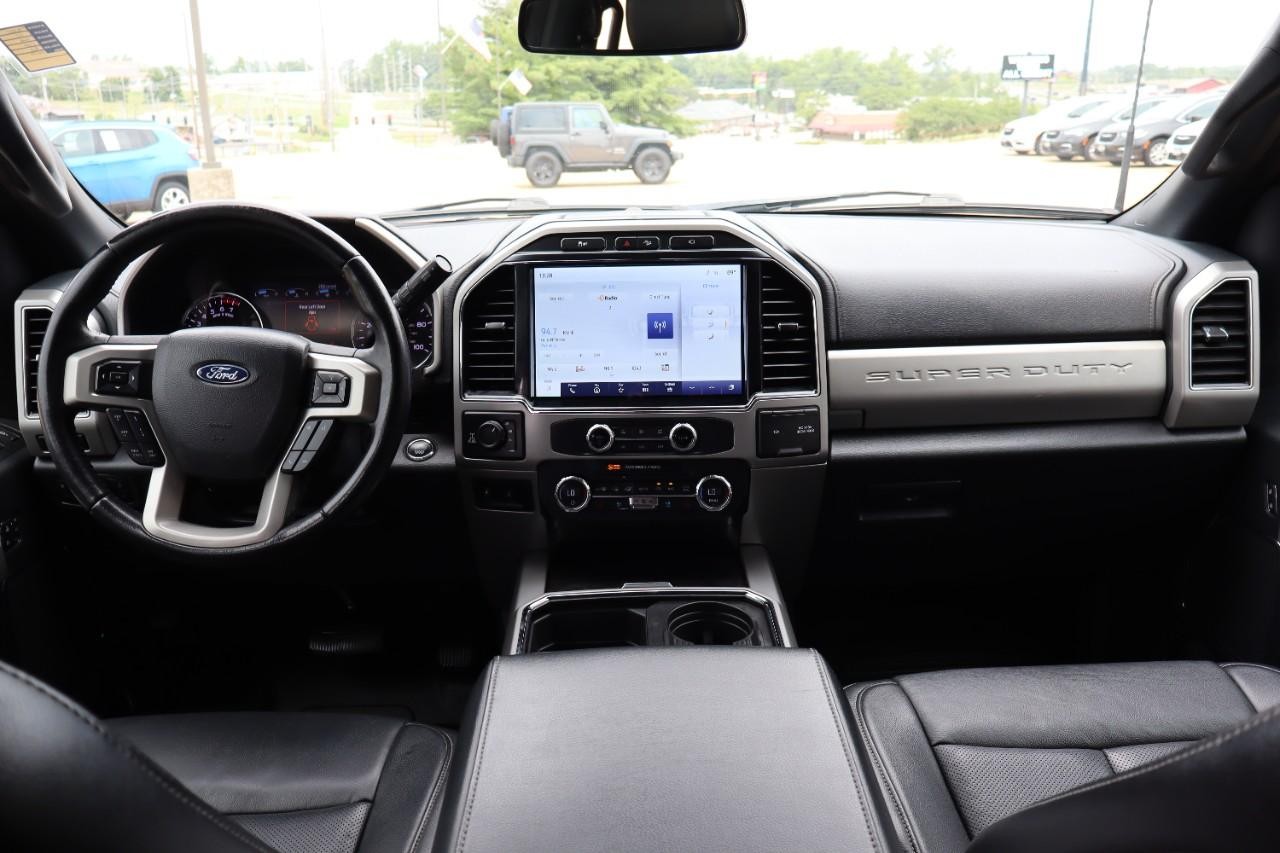 Ford Super Duty F-250 SRW Vehicle Full-screen Gallery Image 12